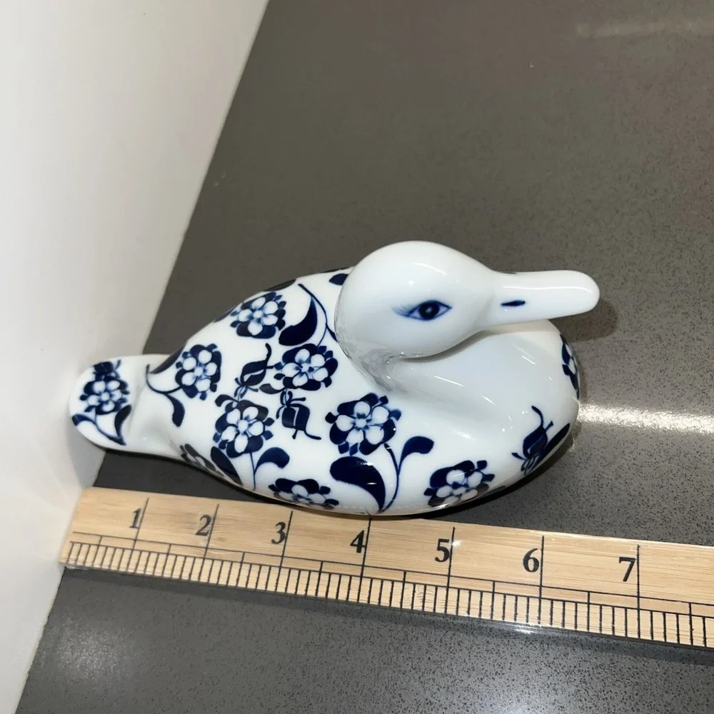N/A blue white